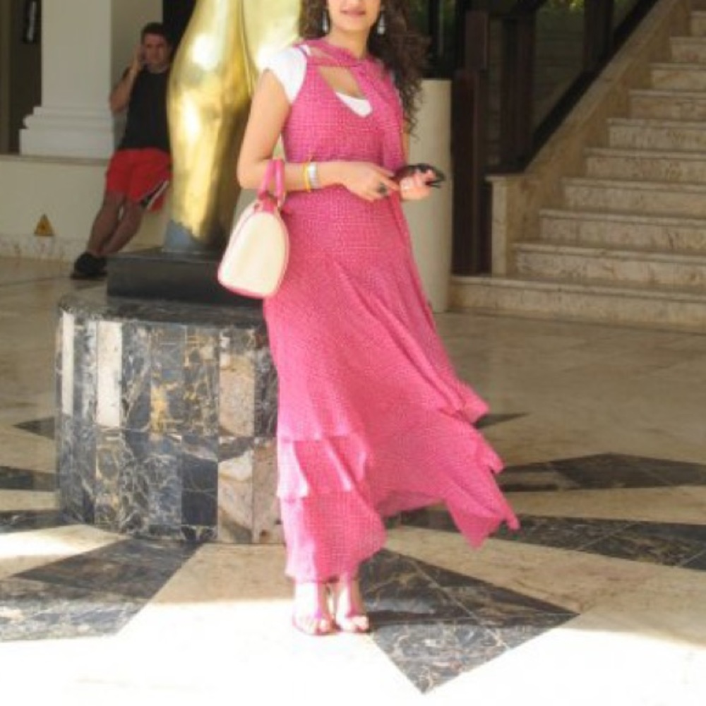 Sleeveless 3 tier well fitted dress